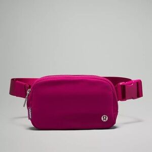 NWT Lululemon athletica raspberry belt‎ bag nwt